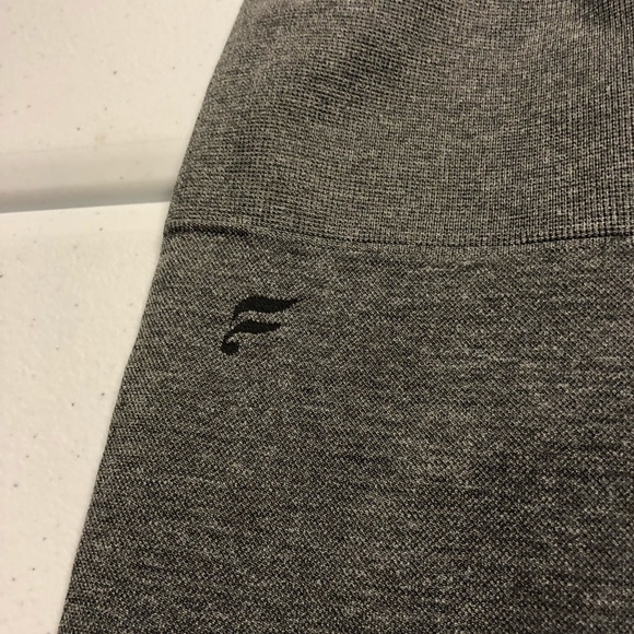 Fabletics Gray Leggings Size Small - Picture 6 of 6